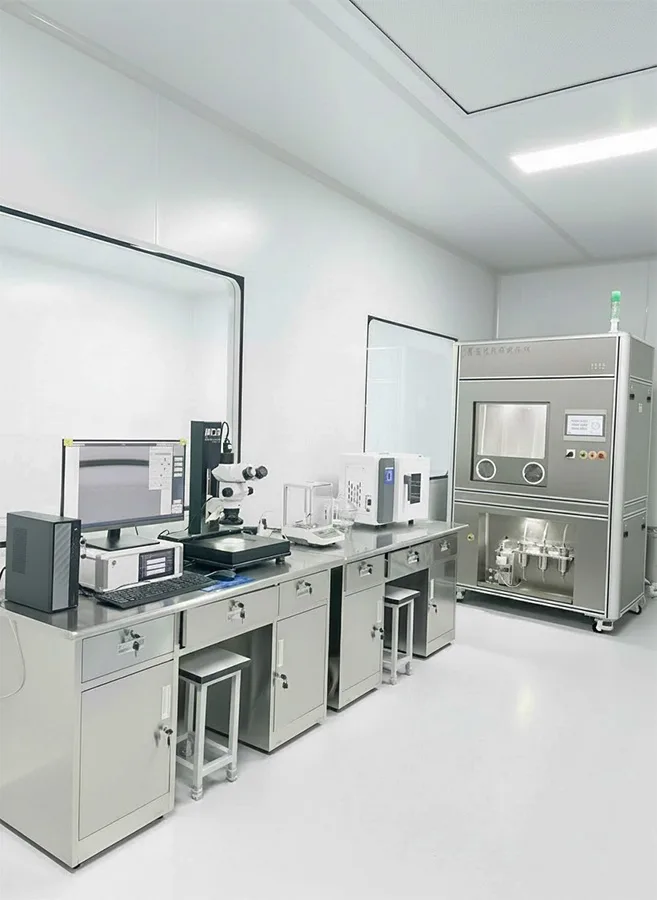 Precision sealing product manufacturing in FOLON.A dust-free cleanroom environment for medical and robotic applications.