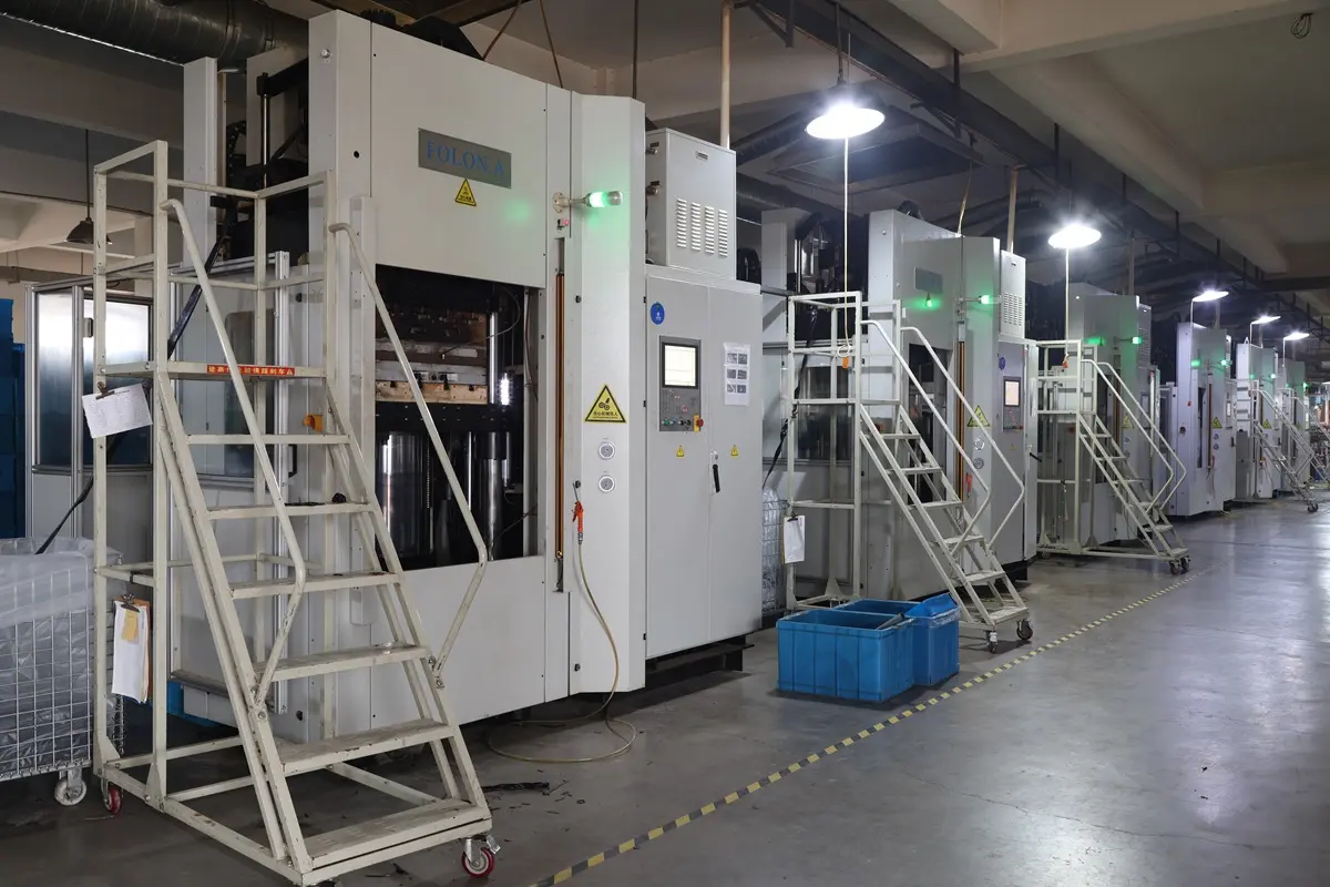 Sealing production line at FOLON.A factory
